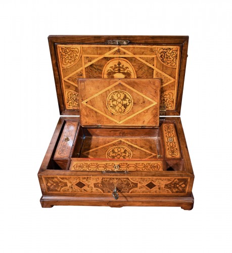 Travel box Louis XIV early years of XVIIIth century